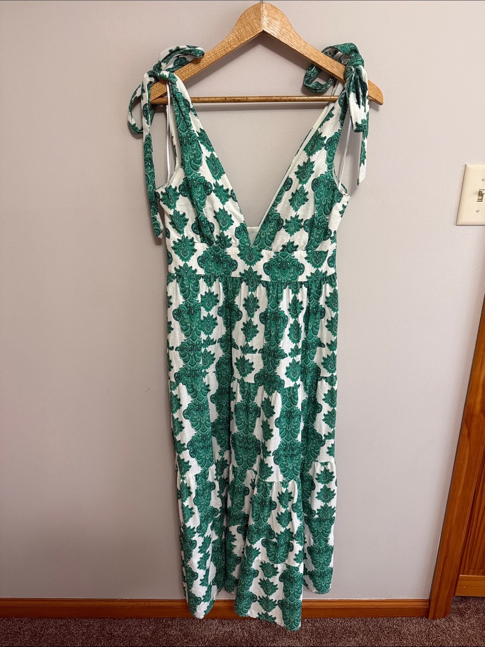House of Harlow 1960 Green and White V-Neck Tie-Shoulder Midi Dress